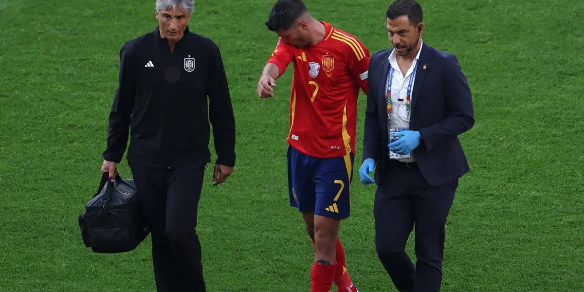 Álvaro Morata saliendo lesionado del campo