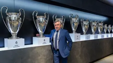 Ancelotti con las Champions del Real Madrid.