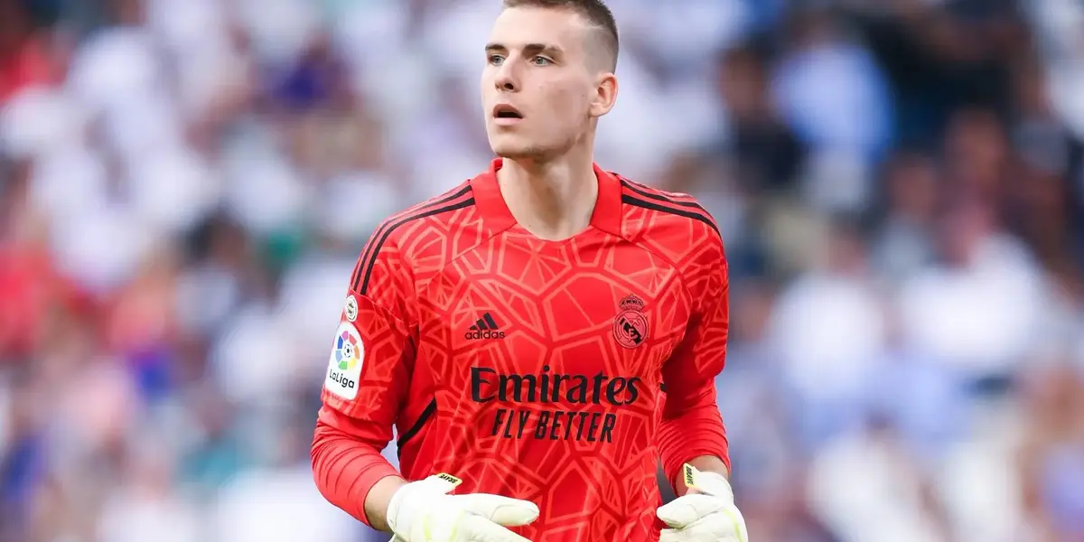 Andriy Lunin con la camiseta del Real Madrid.