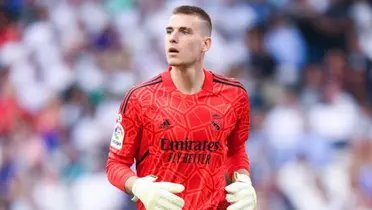 Andriy Lunin con la camiseta del Real Madrid.