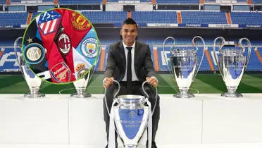 Casemiro posando con las 5 Champions que ganó en el Madrid.