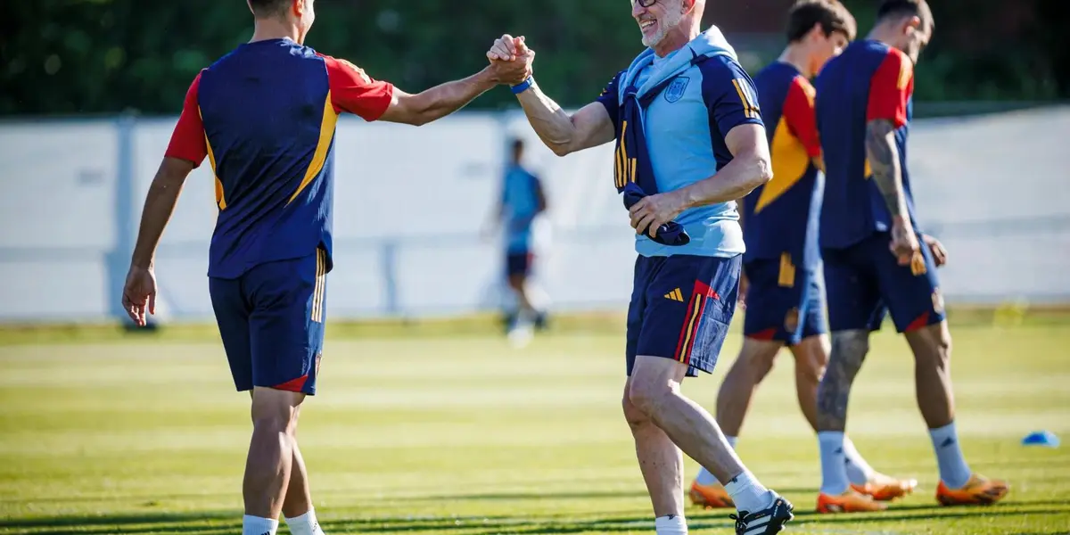 De La Fuente en el entrenamiento de España.