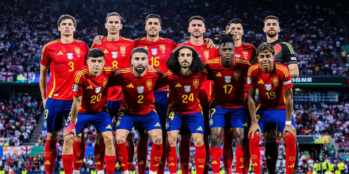 El 11 que eligió De La Fuente ante Georgia. (Foto: EFE)