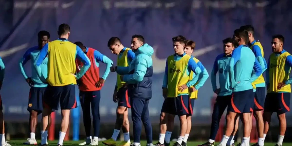 El jugador debe seguir entrenando en el club hasta que se concrete su partida