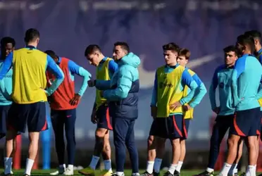 El jugador debe seguir entrenando en el club hasta que se concrete su partida