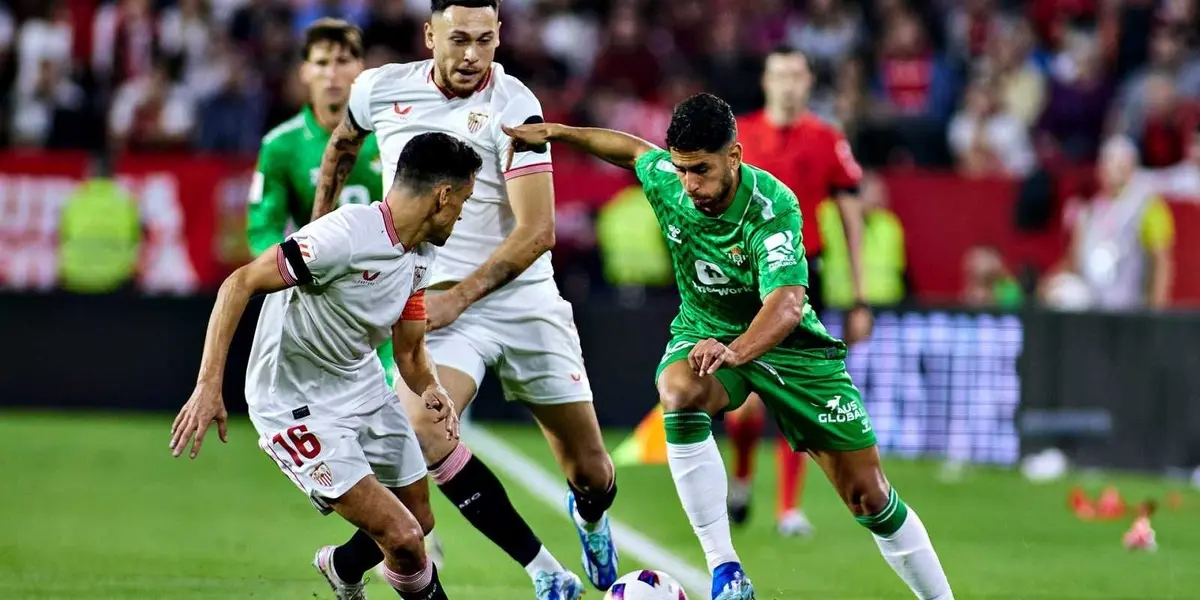 El Sevilla empató contra el Betis y la afición se lo recrimino.