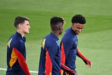 Gavi se retiró tempranamente del último entrenamiento de la selección española.