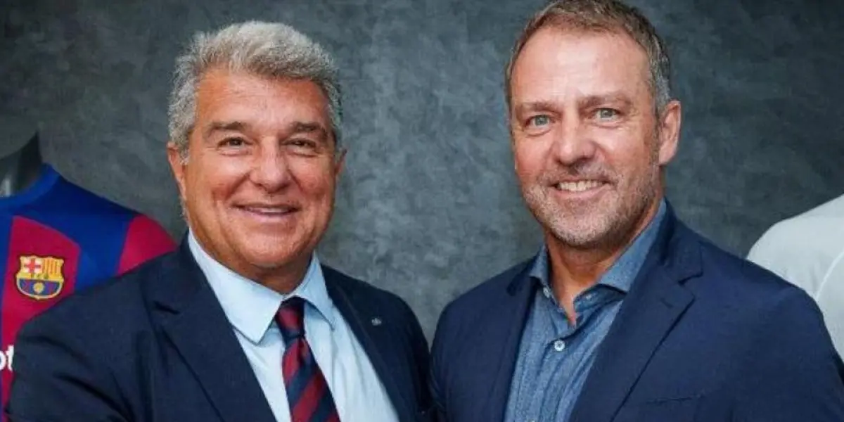 Hansi Flick en su presentación como DT del Barça junto a Joan Laporta.