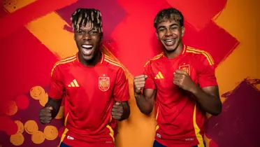 Lamine Yamal y Nico Williams con la camiseta de España previa a la Euro. (Foto: UEFA)