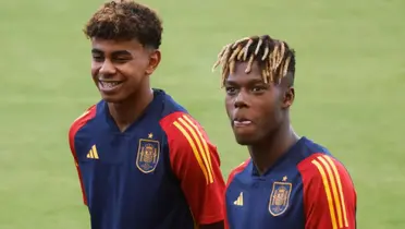 Lamine Yamal y Nico Williams en el entrenamiento de España.