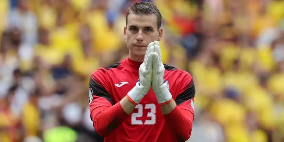 Lunin durante su partido de la Eurocopa con Ucrania.