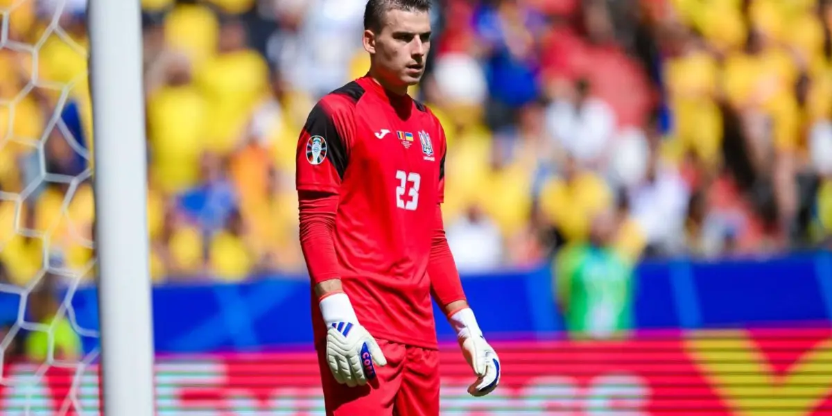 Lunin en el debut de Ucrania ante Rumanía.