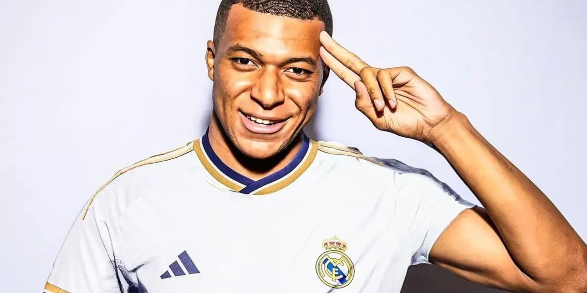 Mbappé con la camiseta del Real Madrid.
