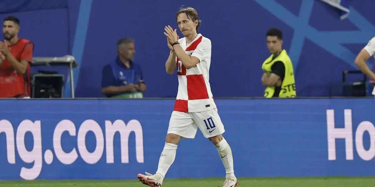 Modric tras ser sustituido en el final de la segunda parte. (Foto: EFE)