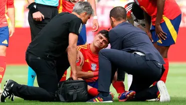 Pedri se tiró al suelo y pidió el cambio entre lágrimas. (Foto: Sport)