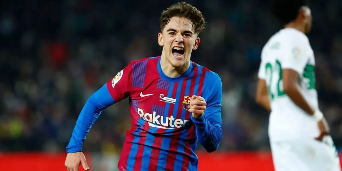 Tras centro de Lamine Yamal, Gavi salto y cambió la dirección de la pelota con la cabeza para gritar el primer gol del encuentro. Minutos después, el neerlandés puso el 2 a 0 con una gran definición.