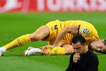 Xavi tuvo que reemplazar al polaco por Ferran Torres en el partido de ayer